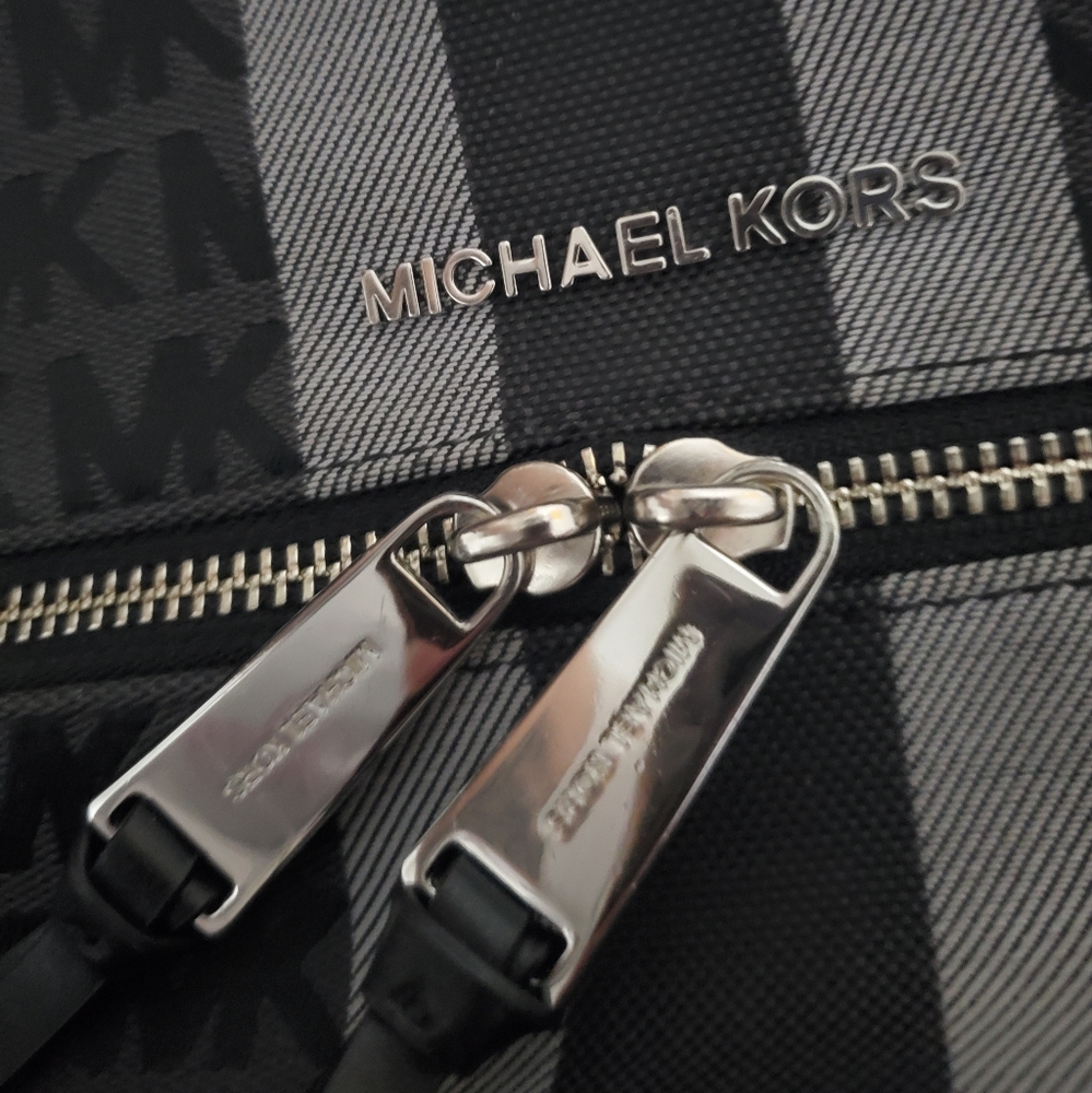 Michael Kors Rhea Zip black mini backpack - Picture 9 of 10